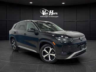Used 2025 Volkswagen Tiguan SE FWD video 1
