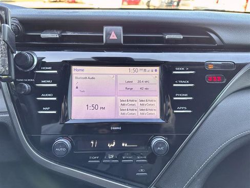 Used 2020 Toyota Camry SE image 29