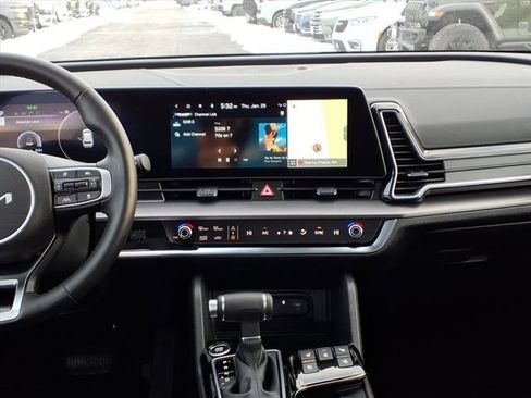 Used 2025 Kia Sportage SX image 10