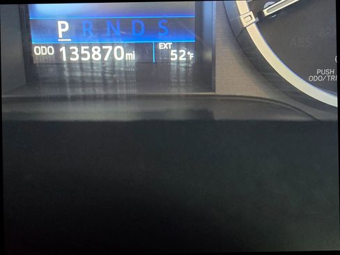 Used 2015 Toyota Tundra SR5 w/ SR5 Upgrade Package image 8