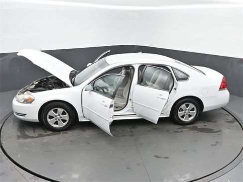 Used 2011 Chevrolet Impala LS image 60