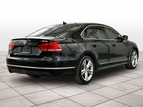 Used 2015 Volkswagen Passat 1.8T SEL Premium FWD image 11