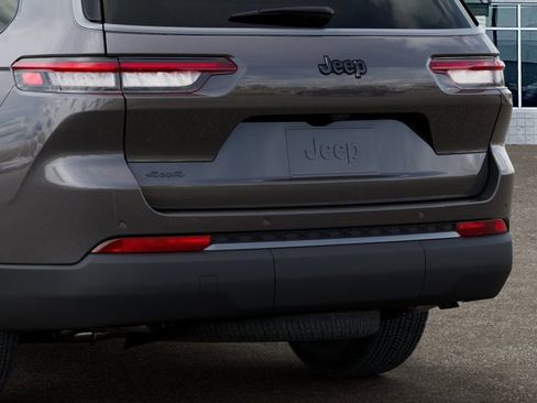 New 2026 Jeep Grand Cherokee L 4WD image 13
