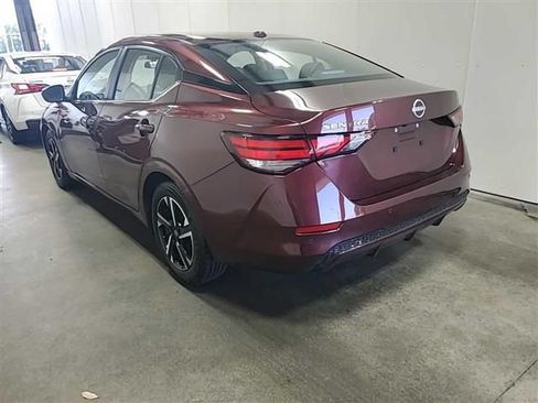 Used 2025 Nissan Sentra SV FWD image 3