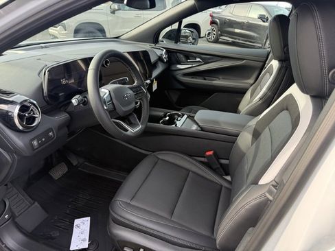 New 2026 Chevrolet Blazer EV LT image 11