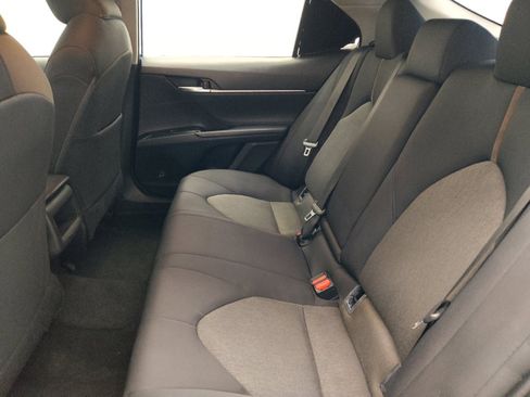 Used 2019 Toyota Camry LE FWD image 18