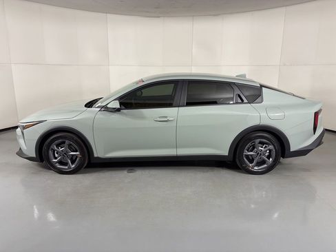 New 2026 Kia K4 LXS image 5