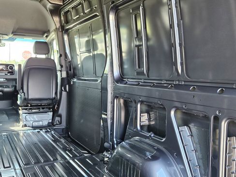 New 2025 Mercedes-Benz Sprinter 2500 image 32