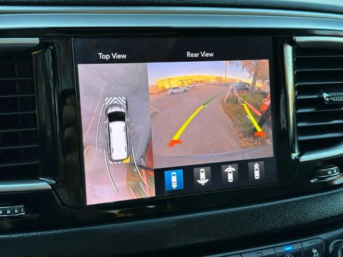 Used 2020 Chrysler Pacifica Touring-L w/ Advanced Safetytec Group image 38