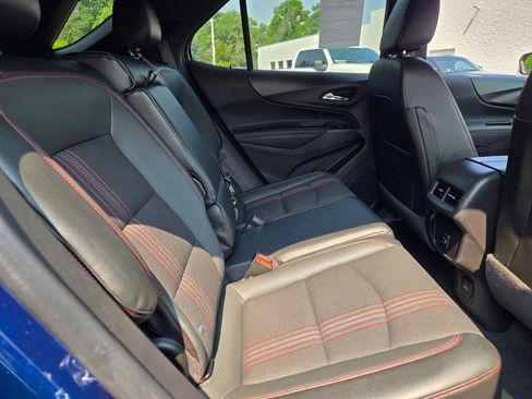 Used 2022 Chevrolet Equinox RS w/ Infotainment Package image 10