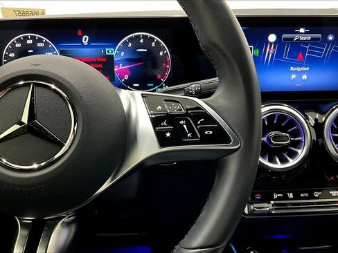 Certified 2025 Mercedes-Benz GLA 250 image 22