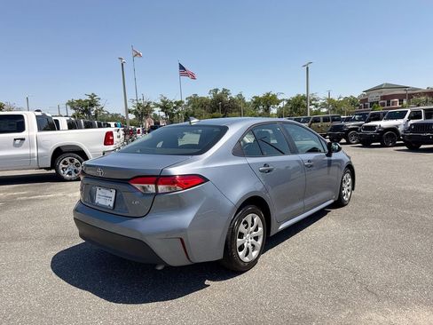 Used 2024 Toyota Corolla LE FWD image 3
