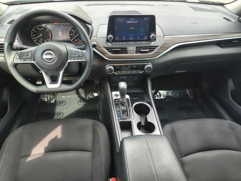 Certified 2023 Nissan Altima 2.5 SV FWD image 12