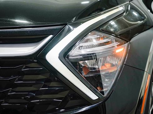 Used 2023 Kia Sportage EX image 7