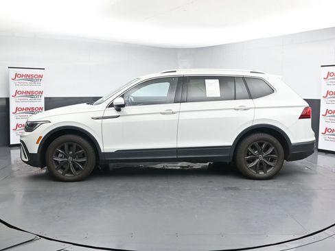 Used 2024 Volkswagen Tiguan SE AWD/4WD image 5