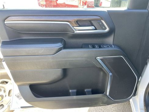 Used 2024 Chevrolet Silverado 2500 LT image 11