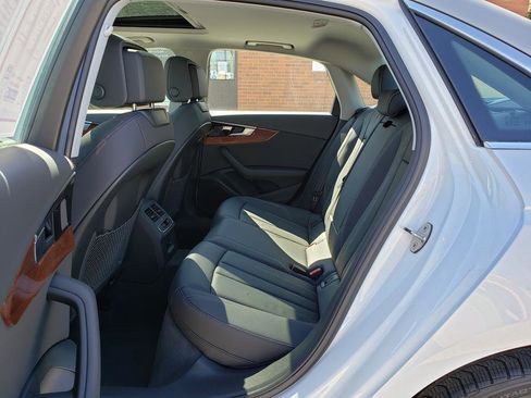 Used 2023 Audi A4 2.0T Premium w/ Convenience Package image 11