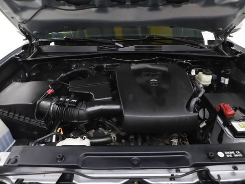 Used 2018 Toyota Tacoma TRD Sport image 30