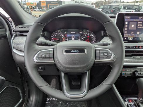 New 2026 Jeep Compass Latitude image 13