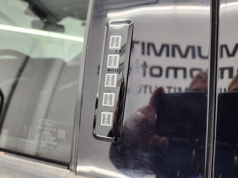 Used 2023 Ford F250 XLT w/ FX4 Off-Road Package image 32