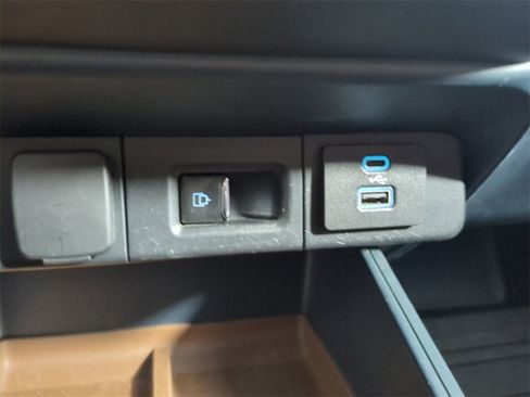 Used 2022 Ford Maverick Lariat w/ Lariat Luxury Package image 25