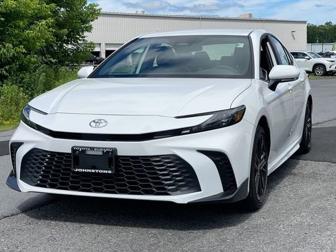 Used 2026 Toyota Camry SE FWD image 13