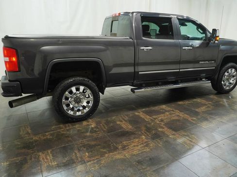 Used 2015 GMC Sierra 2500 Denali w/ Duramax Plus Package AWD/4WD image 4