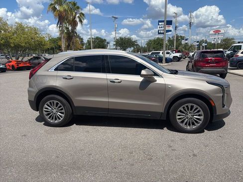 Used 2025 Cadillac XT4 Premium Luxury FWD image 4