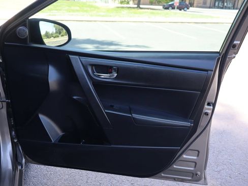 Used 2018 Toyota Corolla SE w/ Carpet Mat Package (TMS) FWD image 26