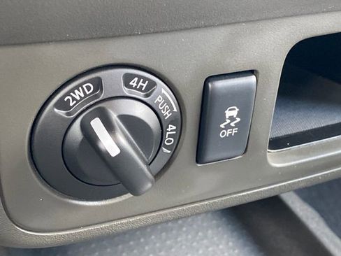 Used 2015 Nissan Xterra S AWD/4WD image 18