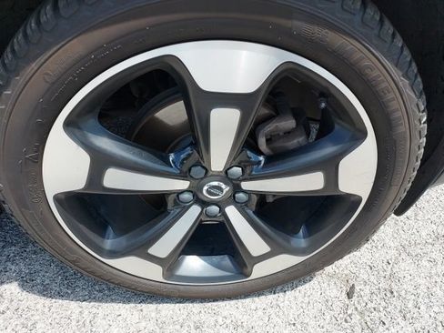 Used 2019 Volvo XC40 T4 Inscription FWD image 3
