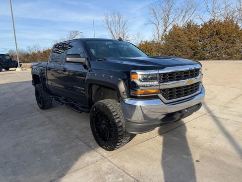 Used 2018 Chevrolet Silverado 1500 LT image 3