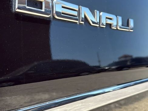 Used 2017 GMC Sierra 1500 Denali w/ Denali Ultimate Package AWD/4WD image 9