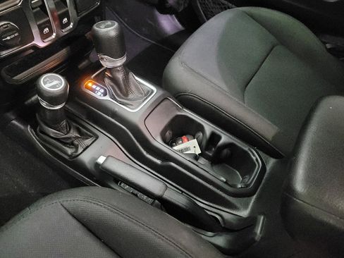 Used 2020 Jeep Wrangler Sport AWD/4WD image 26