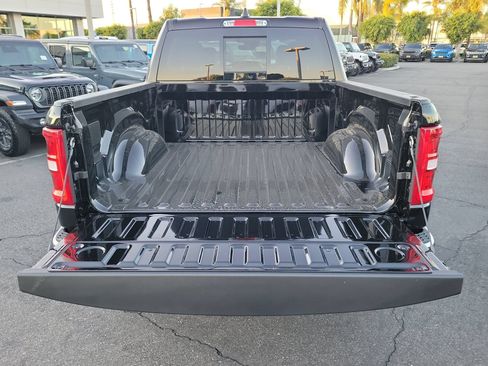 New 2026 RAM 1500 Laramie AWD/4WD image 18