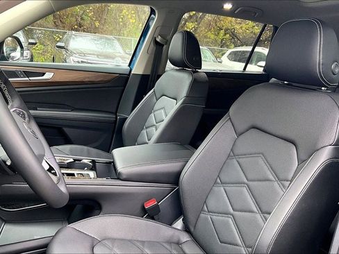 New 2026 Volkswagen Atlas SE image 18