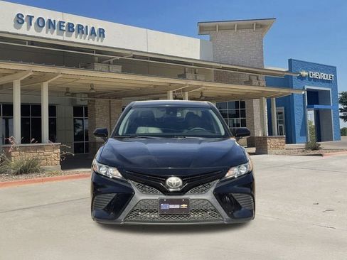 Used 2020 Toyota Camry SE image 9