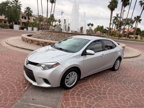 Used 2015 Toyota Corolla LE FWD image 17