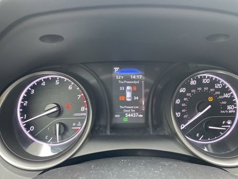 Used 2024 Toyota Camry SE image 6