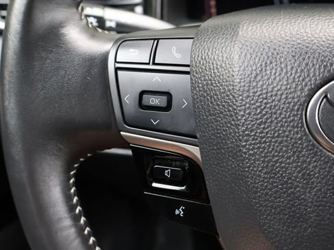 Used 2025 Toyota Camry SE FWD image 29