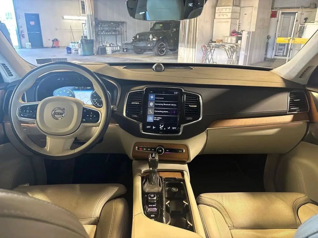 Used 2018 Volvo XC90 T6 Inscription w/ Luxury Package AWD/4WD image 16