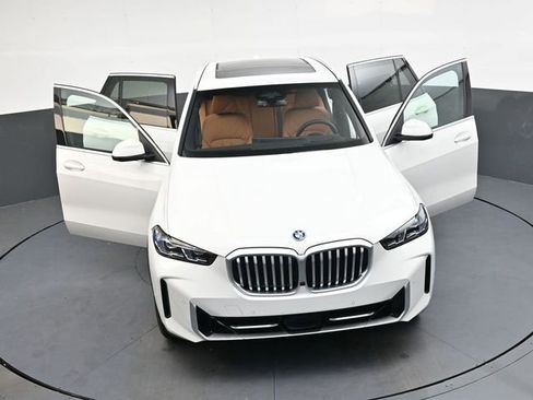 New 2026 BMW X5 xDrive50e image 31