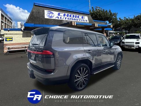 Used 2024 Lexus GX 550 AWD/4WD image 7