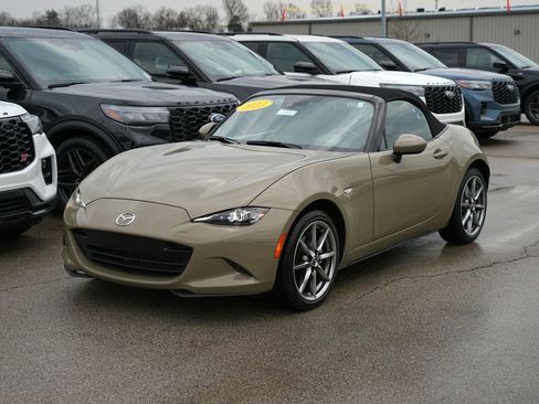 Used 2023 MAZDA MX-5 Miata Grand Touring image 9
