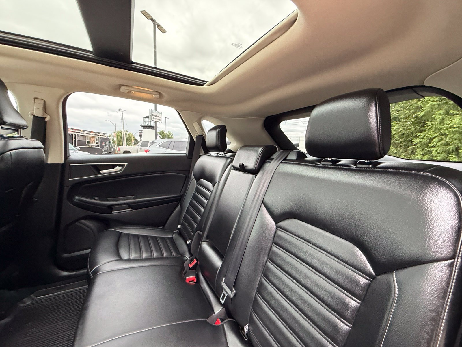 Used 2021 Ford Edge SEL w/ Convenience Package AWD/4WD image 5