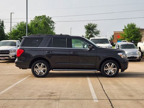 Used 2022 Ford Expedition XLT RWD image 7