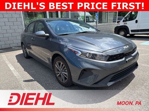 Used 2023 Kia Forte LXS FWD image 3