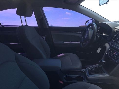 Used 2017 Hyundai Elantra SE image 23