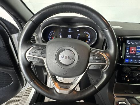 Used 2020 Jeep Grand Cherokee Altitude AWD/4WD image 10