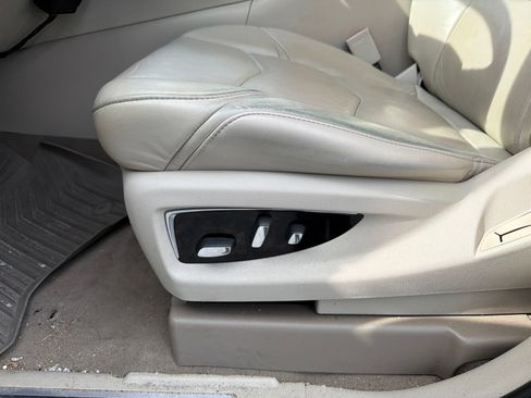 Used 2018 Cadillac Escalade Luxury AWD/4WD image 14